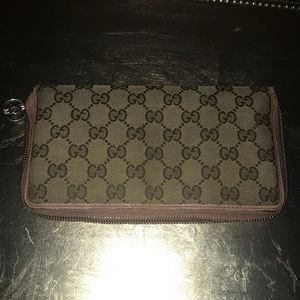 Gucci zip wallet authentic